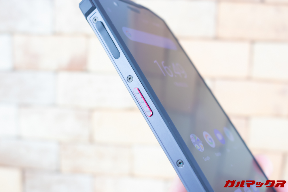 DOOGEE S70の左側面には多機能ボタンが備わっております。