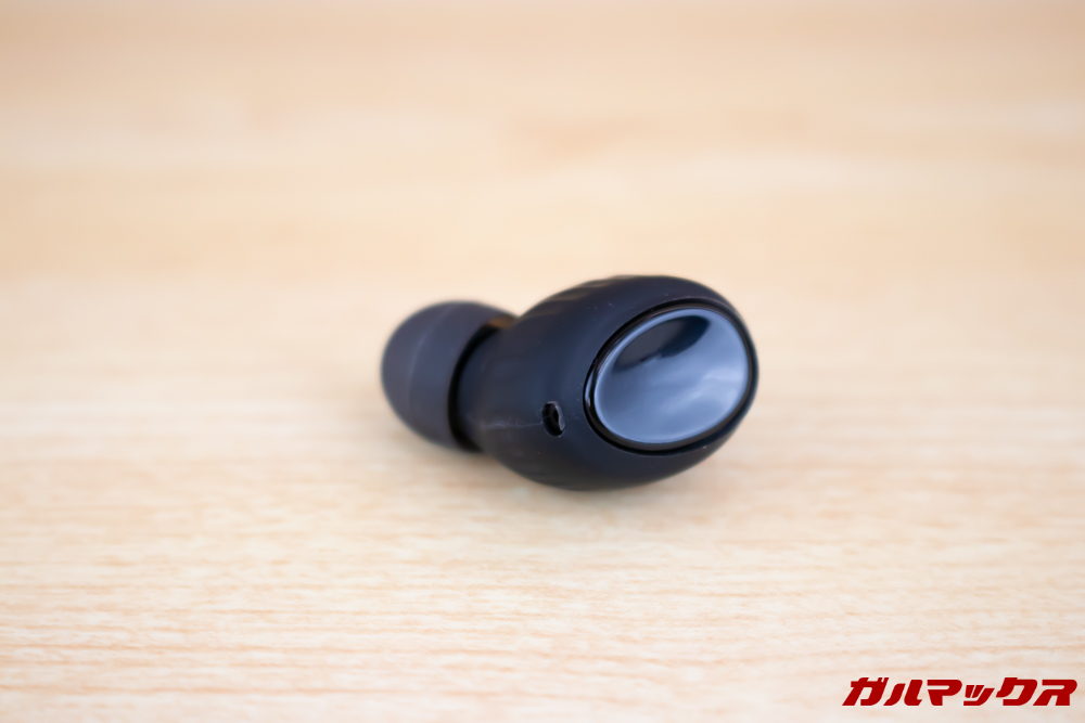 Fozento FT16のボタンは左右の背面に大きめのボタンが2つ搭載されています。