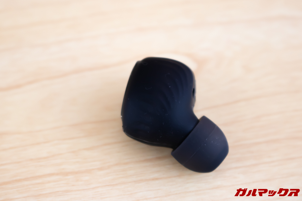 Fozento FT16はイヤーピースのみで固定するタイプ。