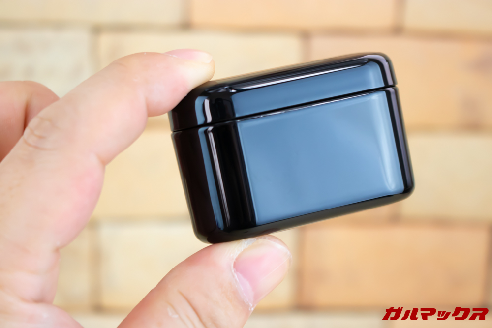 Fozento FT16のケースは非常にコンパクト。