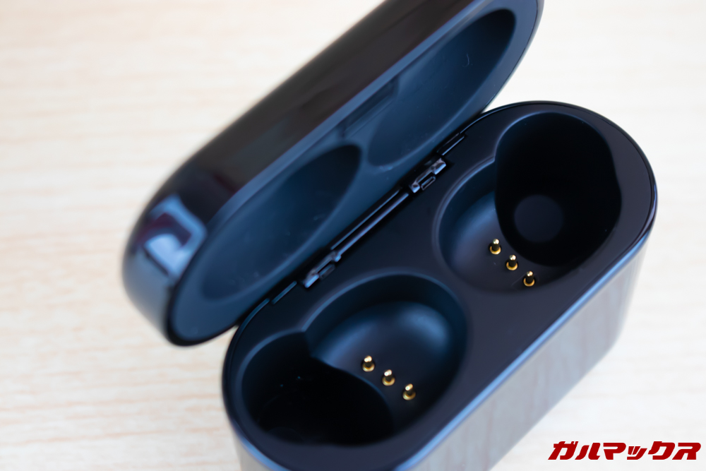 Fozento FT16のケース蓋はしっかり閉じるようになっています。