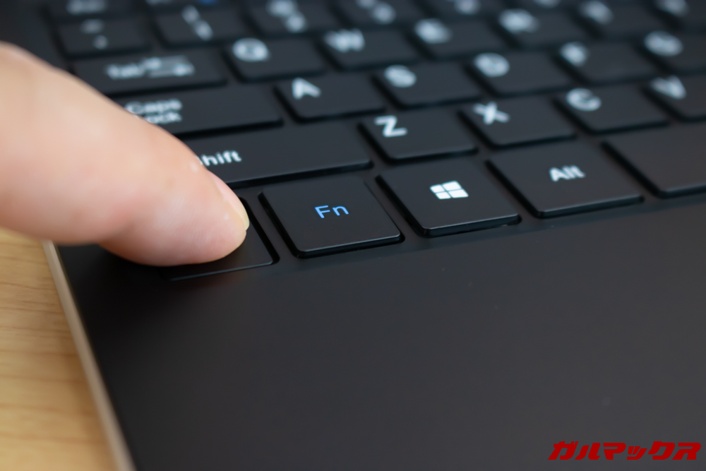 Jumper EZbook X1のキーボードは打鍵音が小さく打ちやすい。