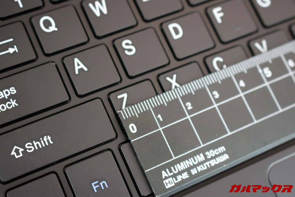 Jumper EZbook X1のキーボードは14mmトップ