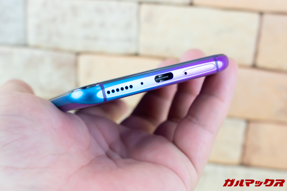 OPPO R17 PROのスピーカーはモノラル仕様。