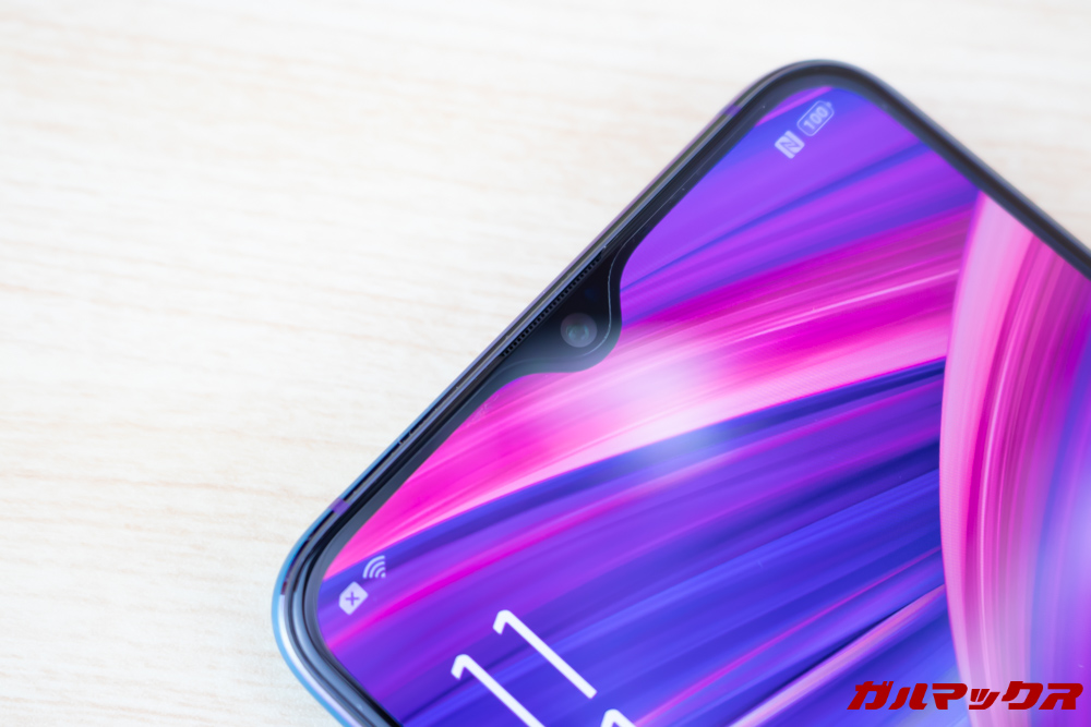 OPPO R17 ProのPDA工房製保護フィルムは実機測定で寸法を測定しているので寸法もバッチリで指紋認証センサーの反応も全く問題なし。