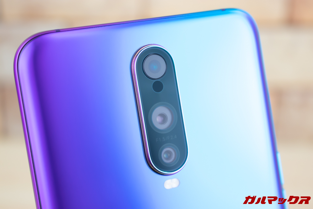 OPPO R17 Proの背面にはトリプルカメラを搭載!