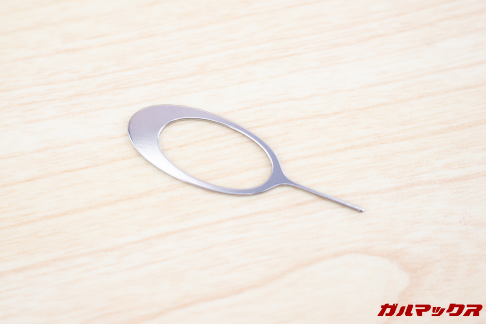 OPPO R17 ProはSIMピンが付属。