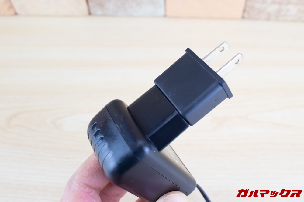 Xiaomi JV71 Vacuum Cleanerの充電器を利用するにはプラグ変換アタッチメントが必要なので購入しておきましょう。