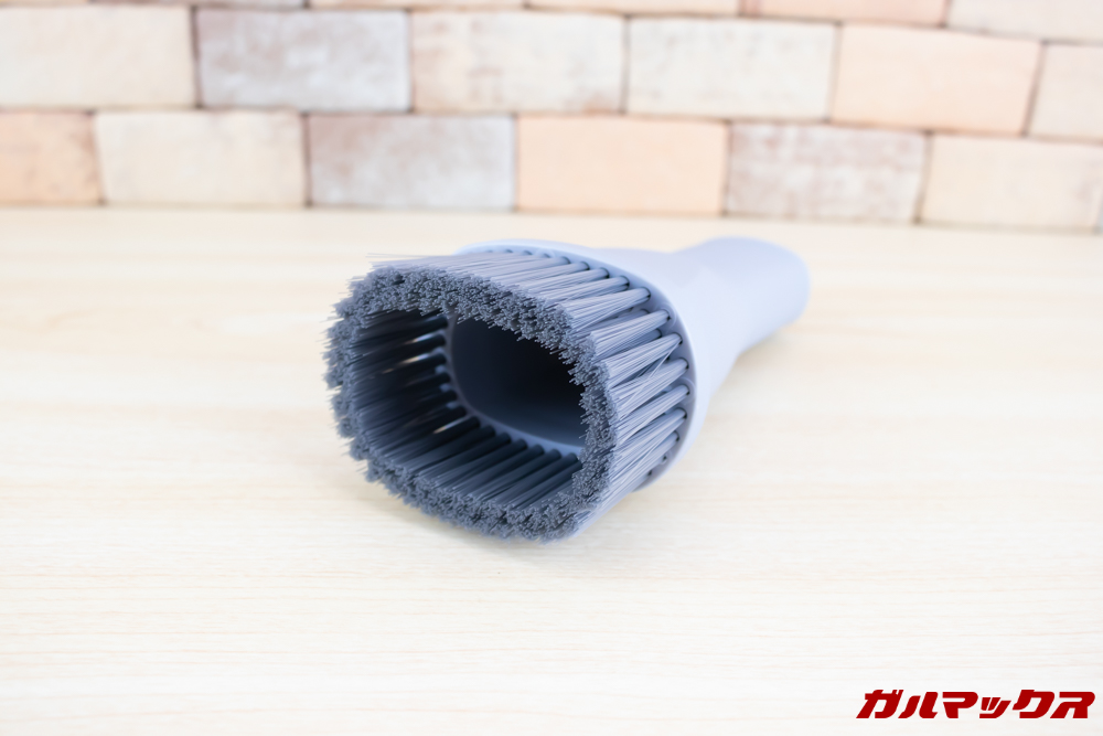 Xiaomi JV71 Vacuum Cleanerの先端ノズルの1つはブラシのみのタイプ。