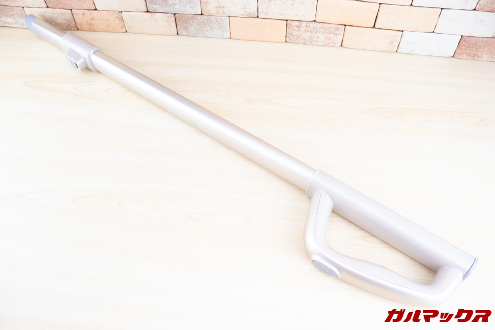 Xiaomi JV71 Vacuum Cleanerにはメタルホースも付属。取っ手がついており電源オンオフや強度変更も可能です。