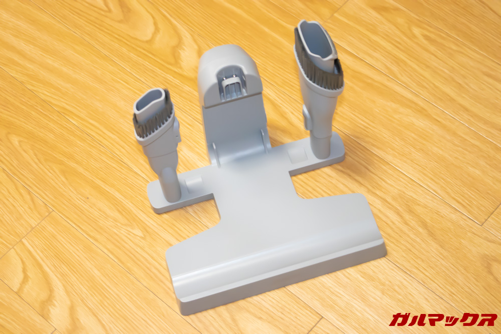 Xiaomi JV71 Vacuum Cleanerの充電台には2つの先端ノズルを装着することが可能です。