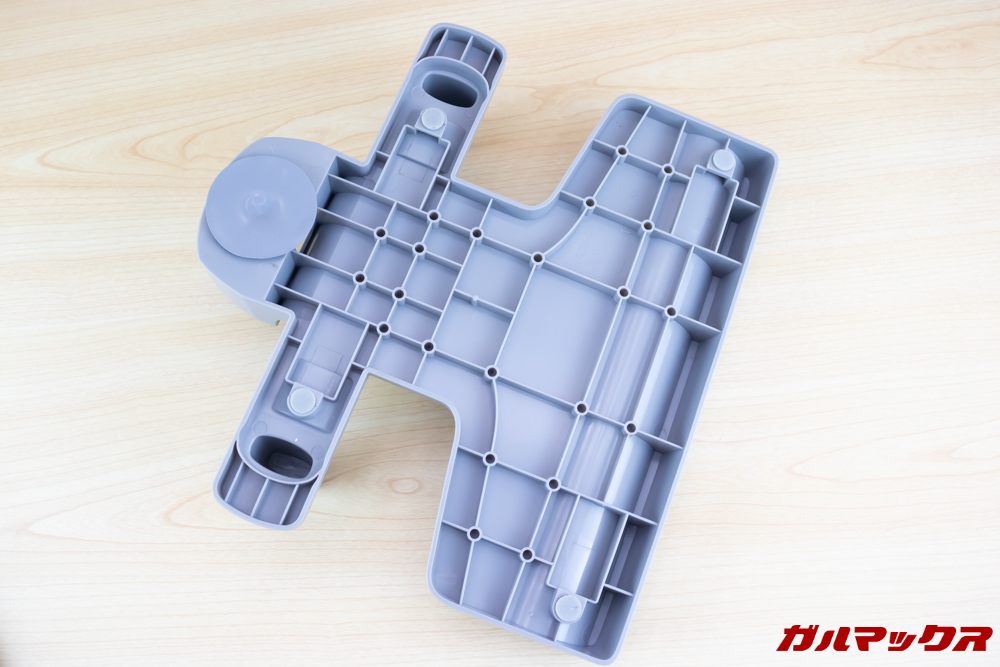 Xiaomi JV71 Vacuum Cleanerの充電台裏側は吸盤も備わっており滑りにくくなっています。