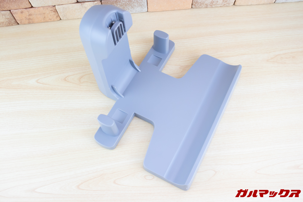 Xiaomi JV71 Vacuum Cleanerの充電ユニットを充電台に差し込むと組み立て完了です。