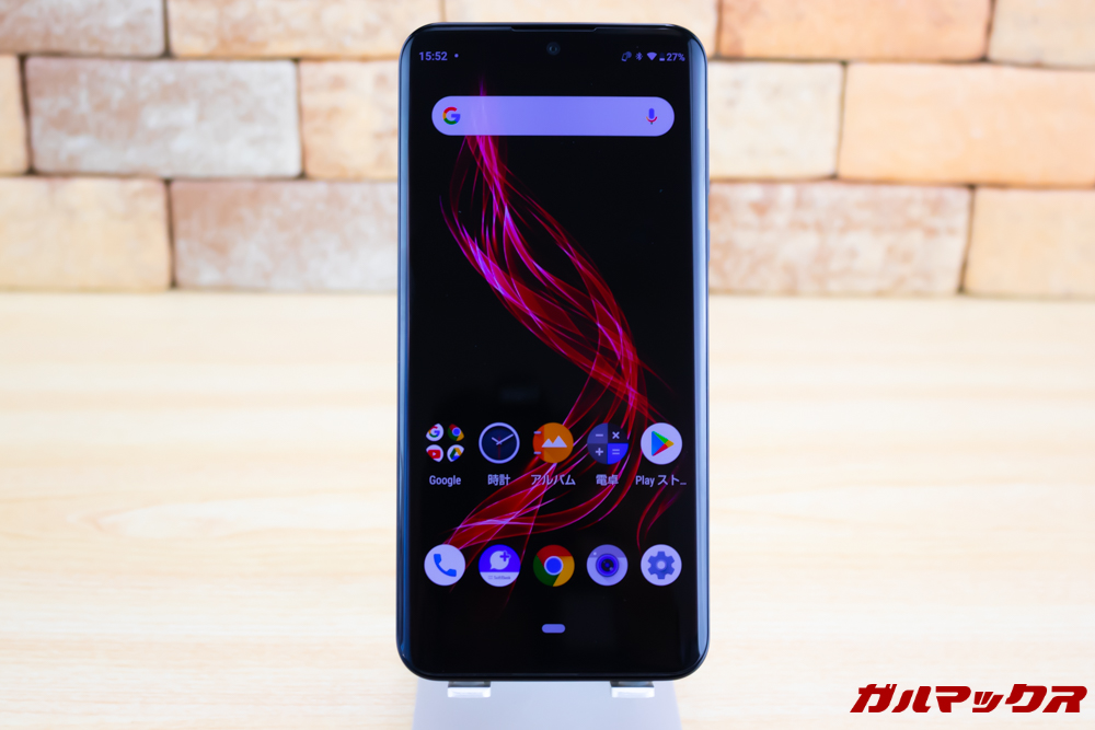 AQUOS zeroはノッチ付きディスプレイを採用。