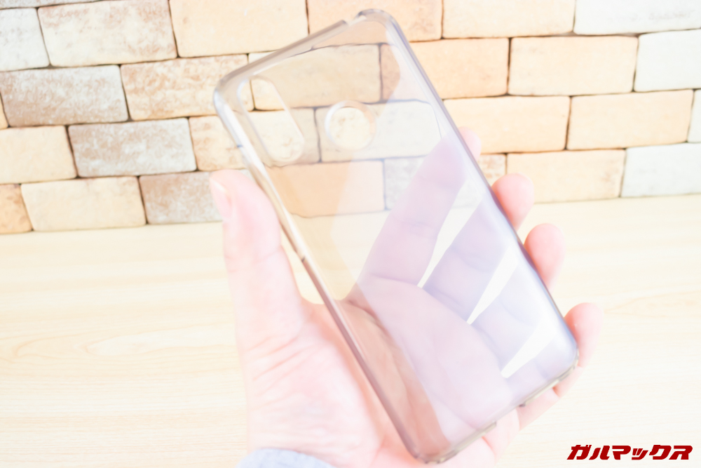 CUBOT X19の保護ケースは薄いブラックカラー