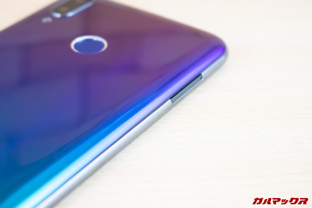 CUBOT X19のサイドフレームはメタル素材