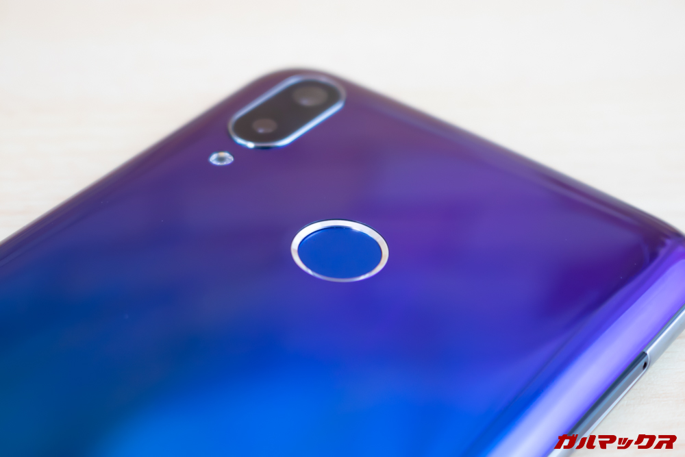 CUBOT X19の指紋認証周りにダイヤモンドカットを施すなど装飾も頑張ってます。