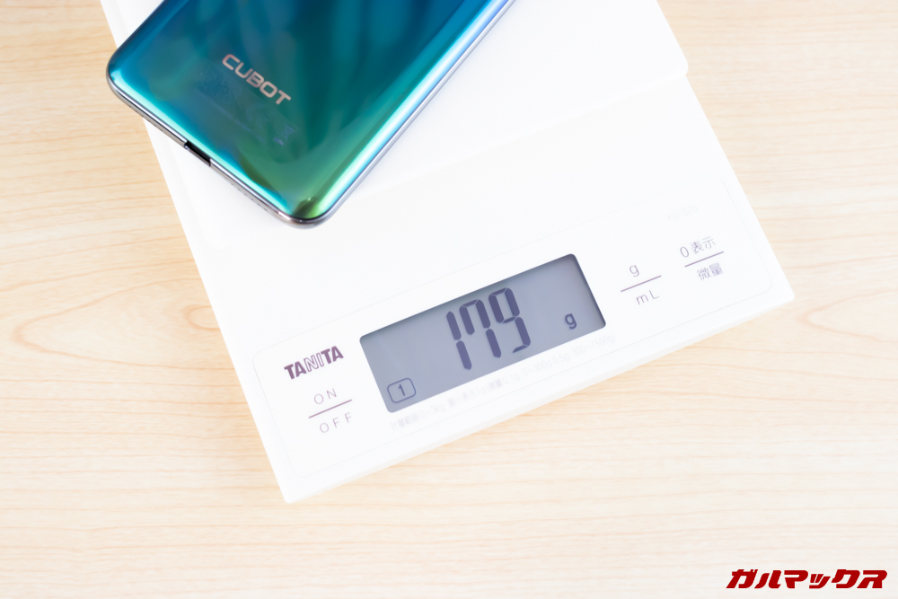 CUBOT X19の重量は179gで重量感もあり。