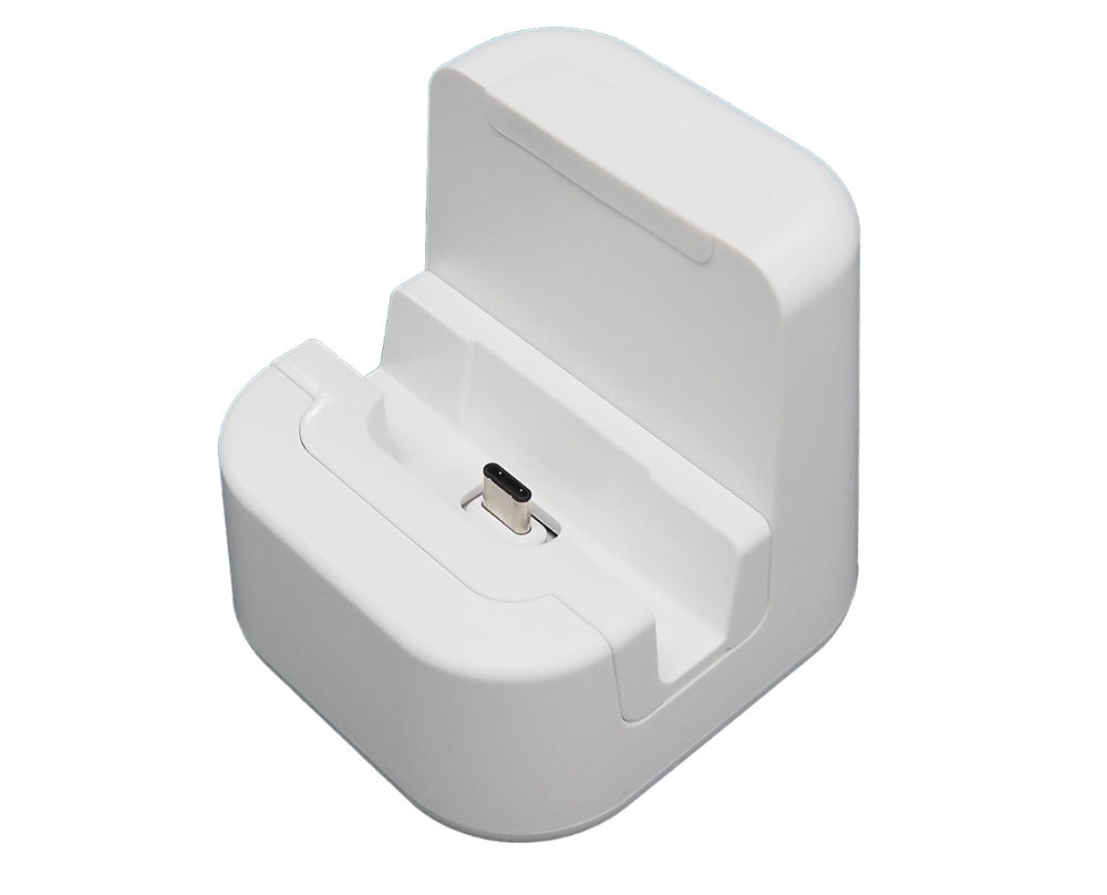 らくらくスマートフォン me F-01Lで利用できる卓上ホルダー。