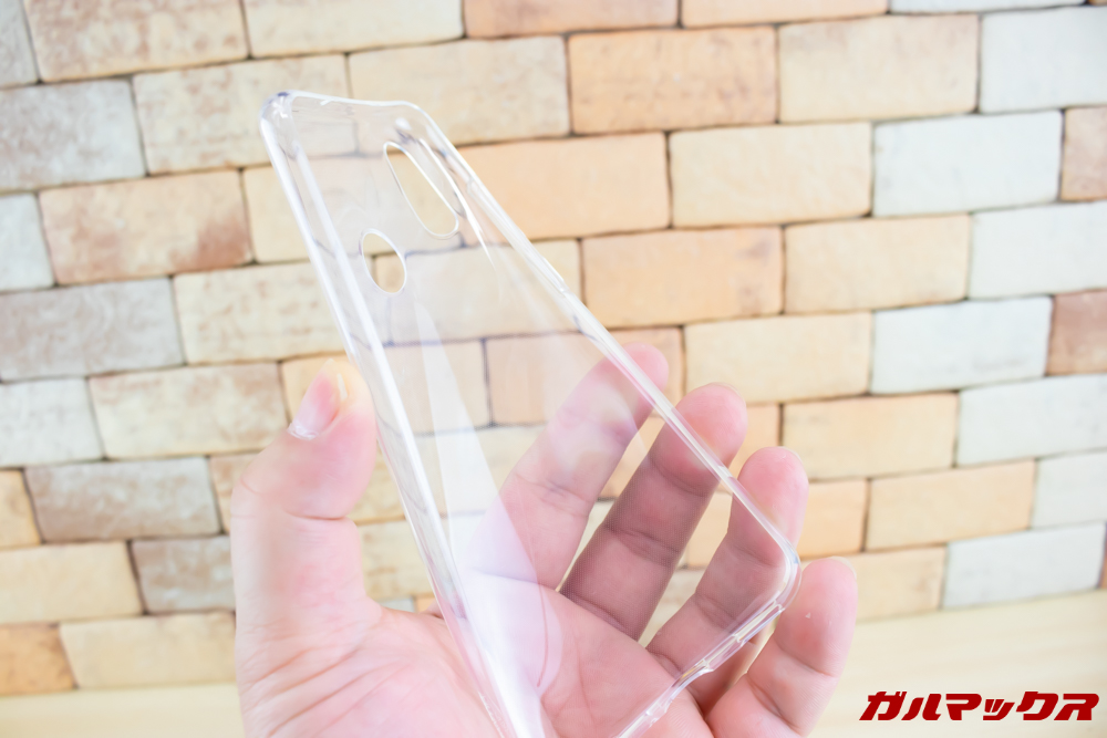 HUAWEI nova lite 3のケースは柔らかいタイプ