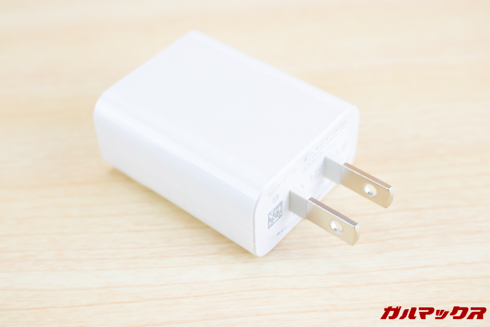 HUAWEI nova lite 3の充電器は5V2Aが付属。