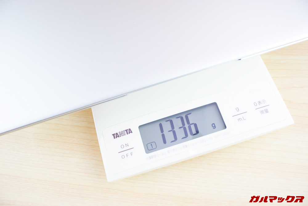 Jumper EZbook 3 Proの重量は1.4kg以下でモバイル用途でも利用できます。