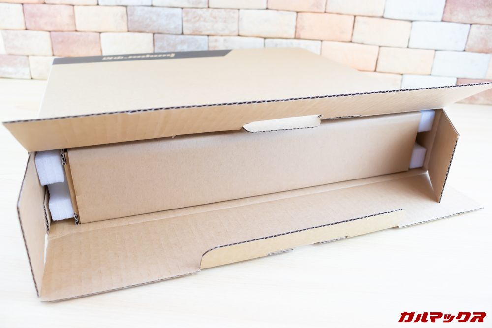Jumper EZbook 3 Proの梱包は丁寧です。