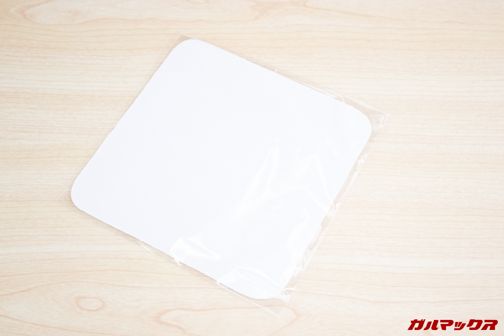 WiMiUS P18はレンズクロスが付属しています。