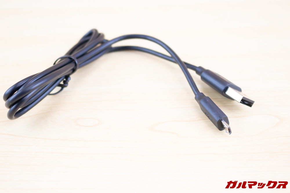 Wiko Tommy3 Plusに付属するケーブルは裏表のあるMicroUSB