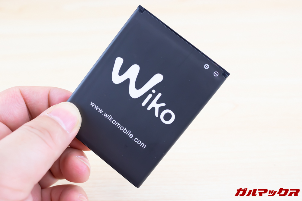Wiko Tommy3 Plusには脱着式のバッテリーが搭載されています。