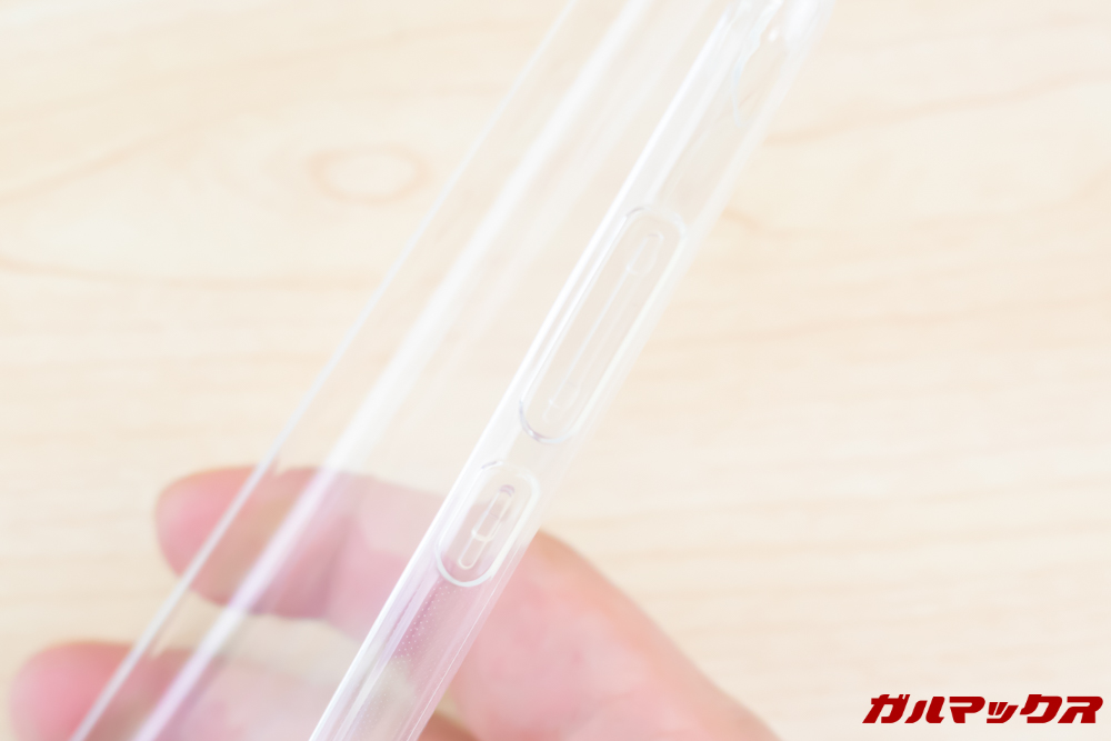 Wiko Tommy3 Plusに付属する保護ケースはボタンまでカバーされているタイプ。