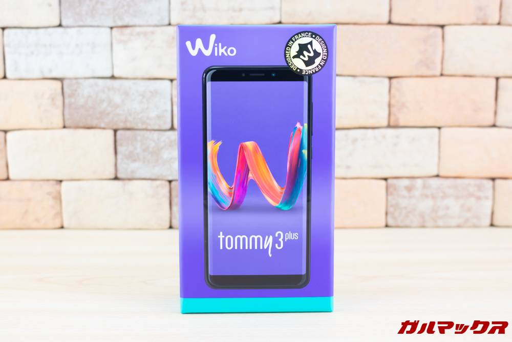 Wiko Tommy3 Plusの外箱はパープルカラー。