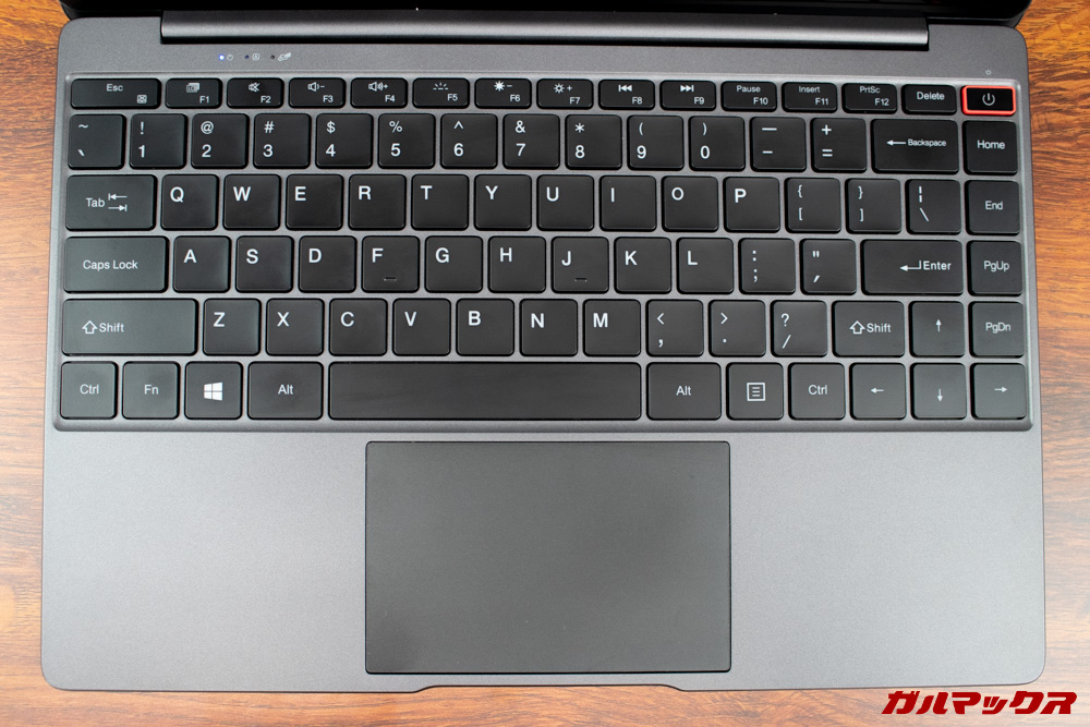 AeroBookのキーボードはフルサイズ。