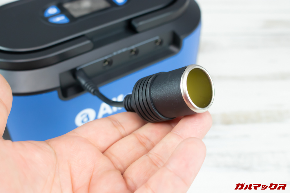 Alfawise S420はシガーソケット拡張ケーブルが付属しているので、シガーソケット用アイテムも利用可能です。