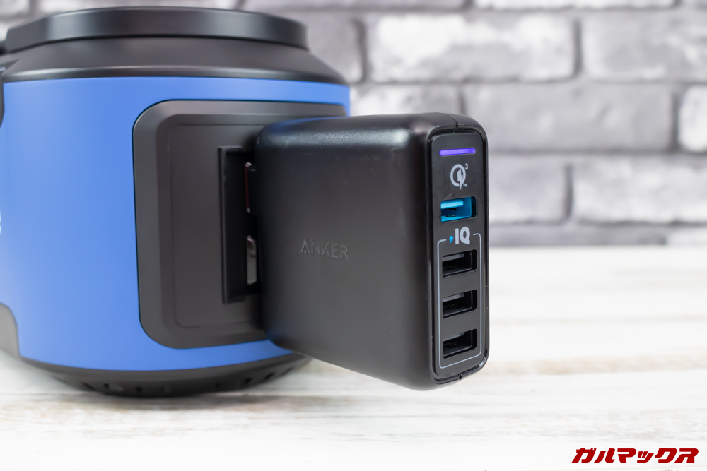 Alfawise S420はコンセントが備わっているので一般的な家電なんかも利用できます。