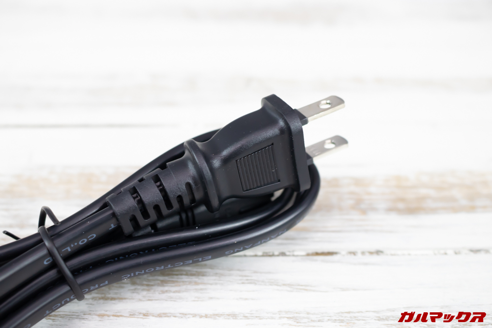 Alfawise S420の充電コードプラグは日本のコンセント形状に合うものが入っています。