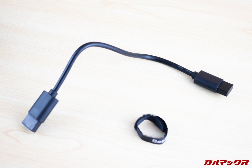 Beelink J45には短いHDMIケーブルが付属しています。