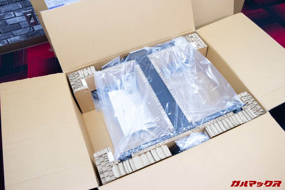 FlexiSpotの電動式スタンディングデスクはほぼ完成状態です。