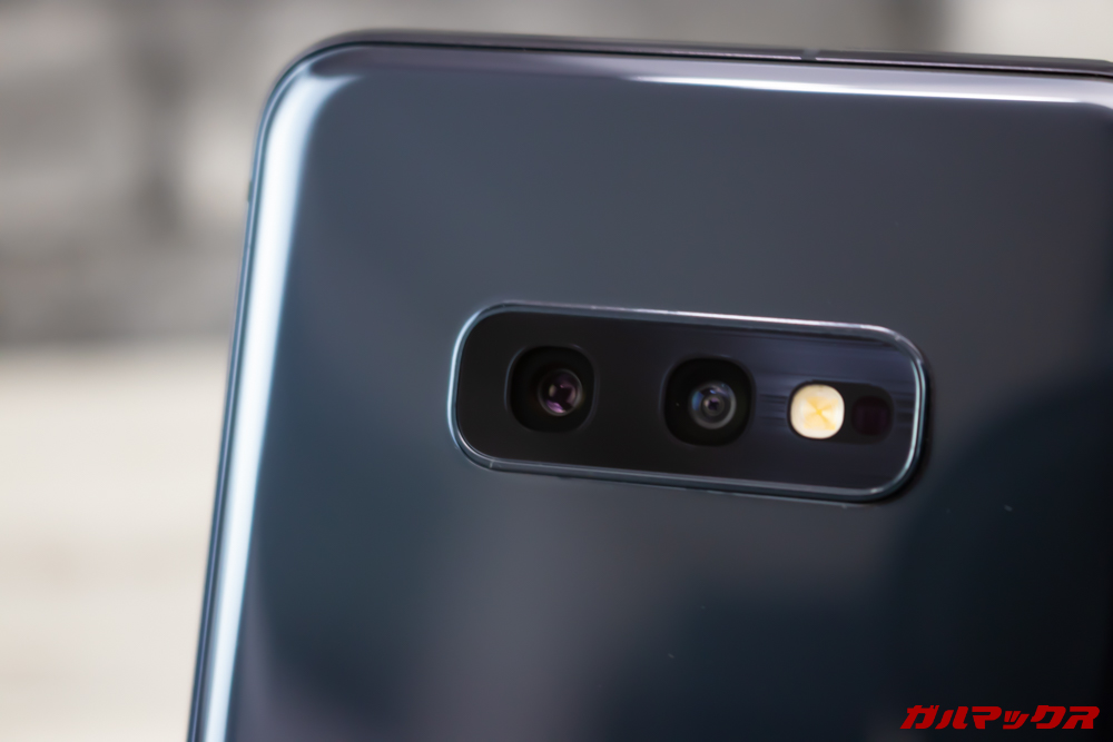 「Galaxy S10」「Galaxy S10+」「Galaxy S10e」はF値の可変システムを採用。