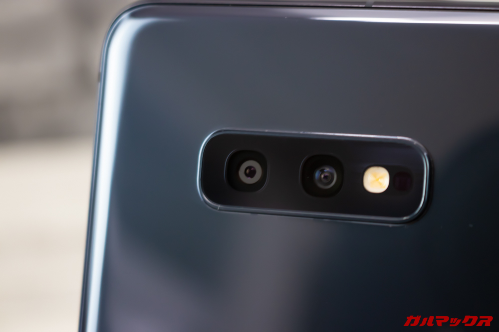 「Galaxy S10」「Galaxy S10+」「Galaxy S10e」はマニュアルモードで人気をF値に設定できます。