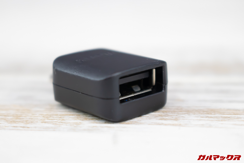 「Galaxy S10」「Galaxy S10+」「Galaxy S10e」はOTGアタッチメントも付属。