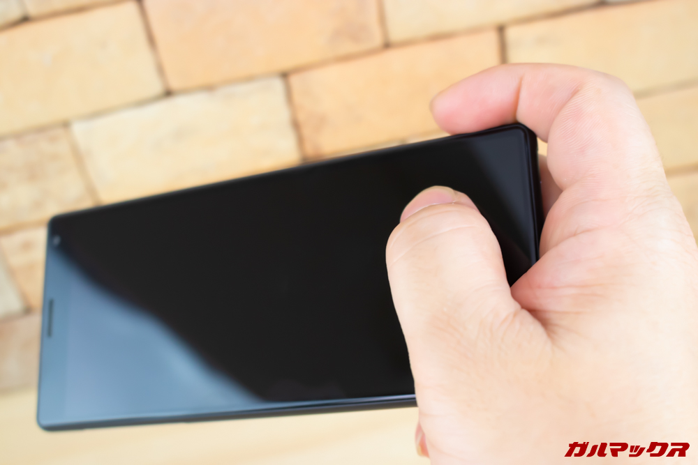 「Xperia 10」と「Xperia 10 Plus」はシャッターボタンが廃止となりました。