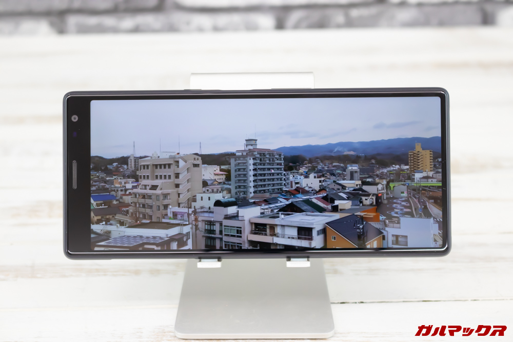 Xperia 10/10 Plusは21:9コンテンツなら大迫力の映像を楽しめます。
