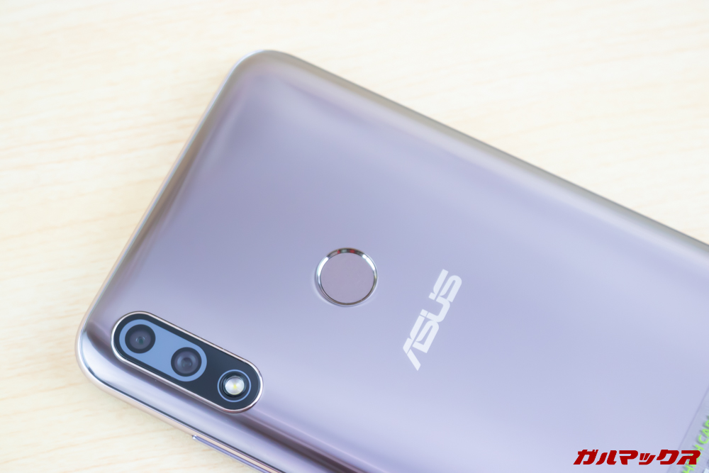 ZenFone Max Pro (M2)の指紋認証ユニットは背面に設置