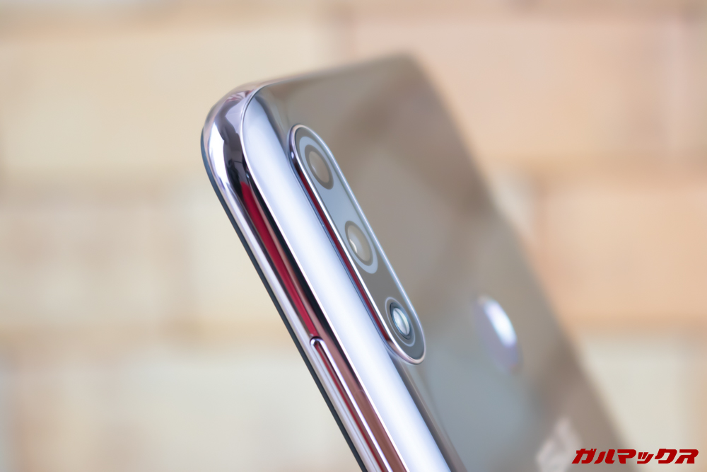 ZenFone Max Pro (M2)のカメラの出っ張りは少なめ