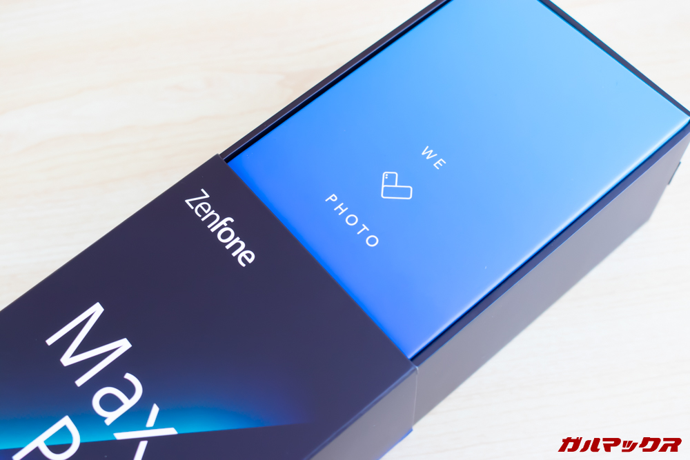 ZenFone Max Pro (M2)はスライド式の外箱を採用しています。