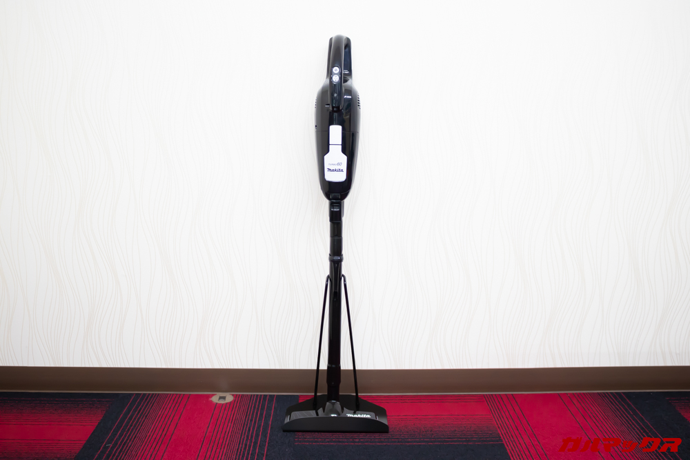 マキタのターボ・60(通販生活限定モデル)はスタンドと本体が同色なので一体感がある。