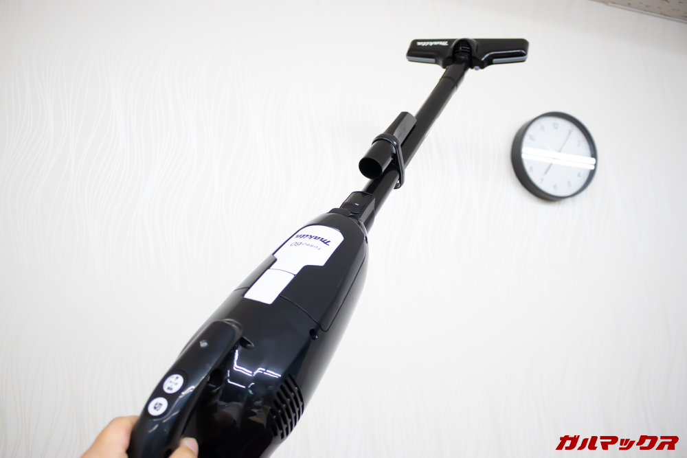 マキタのターボ・60(通販生活限定モデル)は軽量なので階段掃除も非常に楽です。