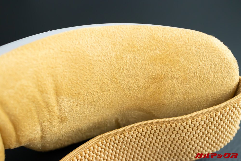 Breo Isee4の生地はホコリが付着しやすいので持ち運びにはポーチが必要だと感じます。