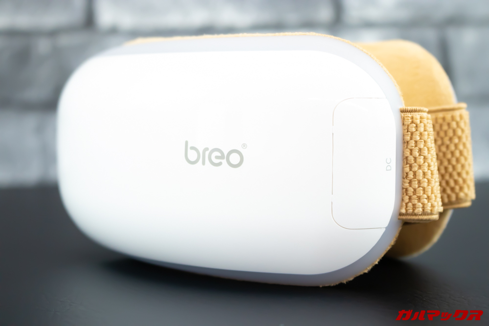 Breo Isee4の充電ポートは左側面に備わっています。
